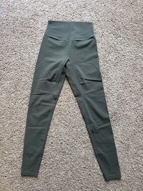 Three Nails Dark Pine leggings women’s size small.